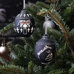 Metallica Master Of Puppets Christbaumkugel 13 Metallica Master Of Puppets Christbaumkugel -Finster Mode Haus metallica master of puppets weihnachtskugel metallica master of puppets hanging ornament 51079 06