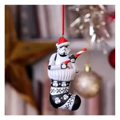 Star Wars Stormtrooper In Weihnachtsstrumpf Weihnachtsornament -Finster Mode Haus star wars stormtrooper in weihnachtsstrumpf weihnachtskugel star wars deko und geschenkartikel gothic und alternative weihnachtsdeko 52302 5